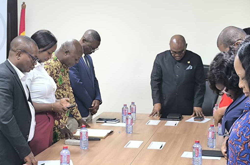 FWSC MOVES TO LINK PAY TO PRODUCTIVITY AS NATIONAL ROUNDTABLE CONFERENCE COMMITTEE IS INAUGURATED